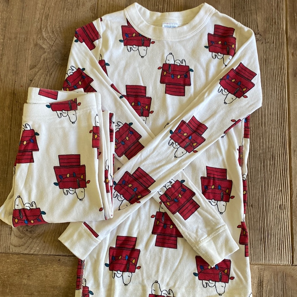 Hanna Anderson Holiday PJs - Peanuts print